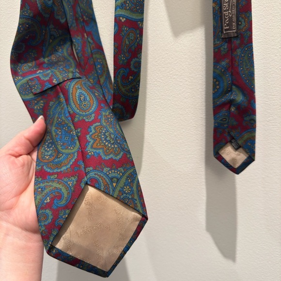 Paul Stuart Paisley Silk Tie - Red/Blue/Green Made in England Vintage - Picture 2 of 8